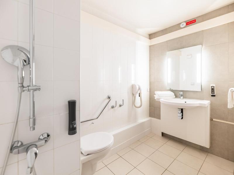 Double Room - Disability Access image 4