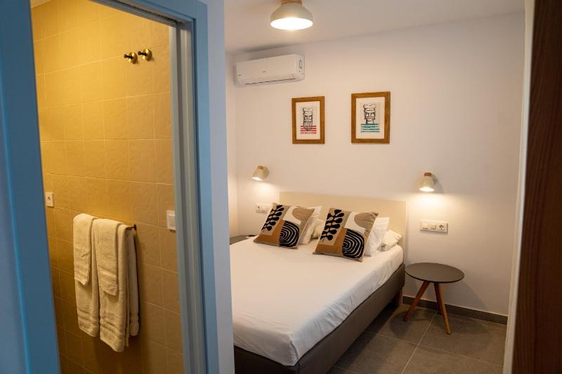 Standard Double Room image 1