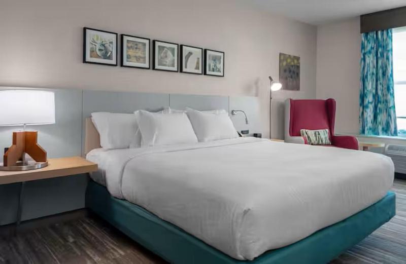 King Room image 4
