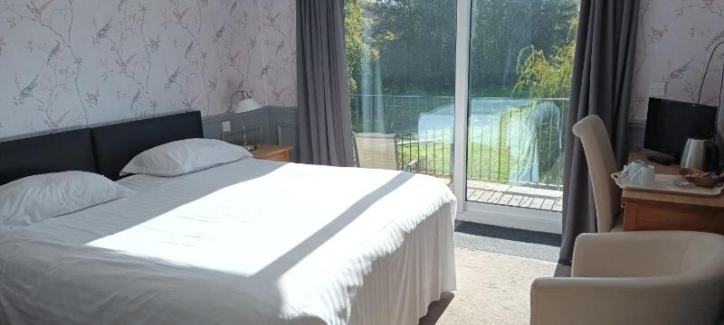Superior Double Room image 3