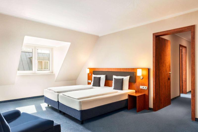 Comfort Twin Room image 1