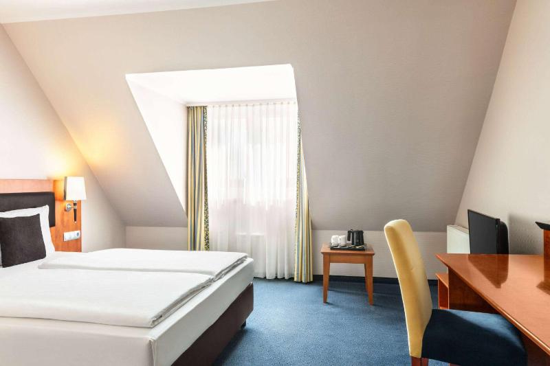 Comfort Plus Twin Room image 4