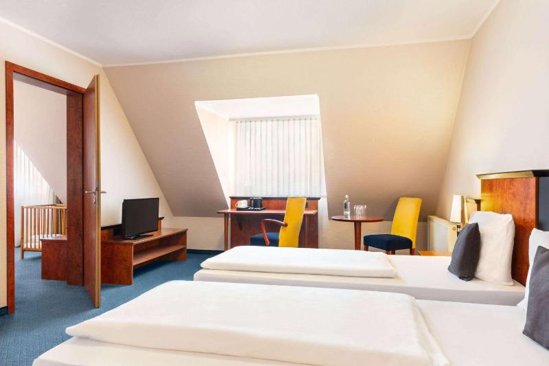 Comfort Plus Twin Room image 3