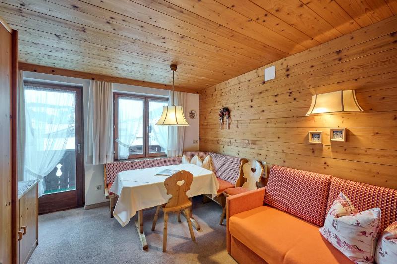 Standard One-Bedroom Apartment image 2