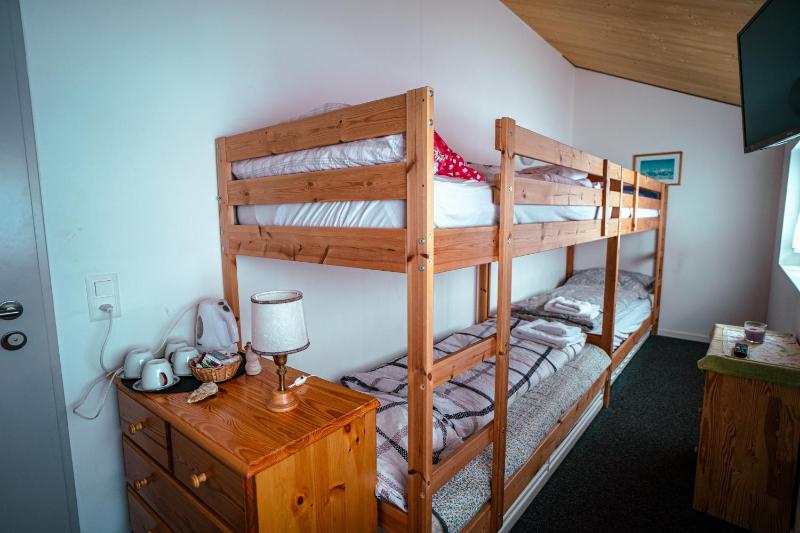 Quadruple Room with Shared Bathroom image 4