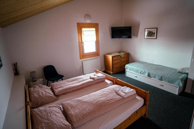 Comfort Triple Room with Shower image 3