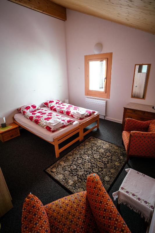 Double Room with Shared Bathroom image 4