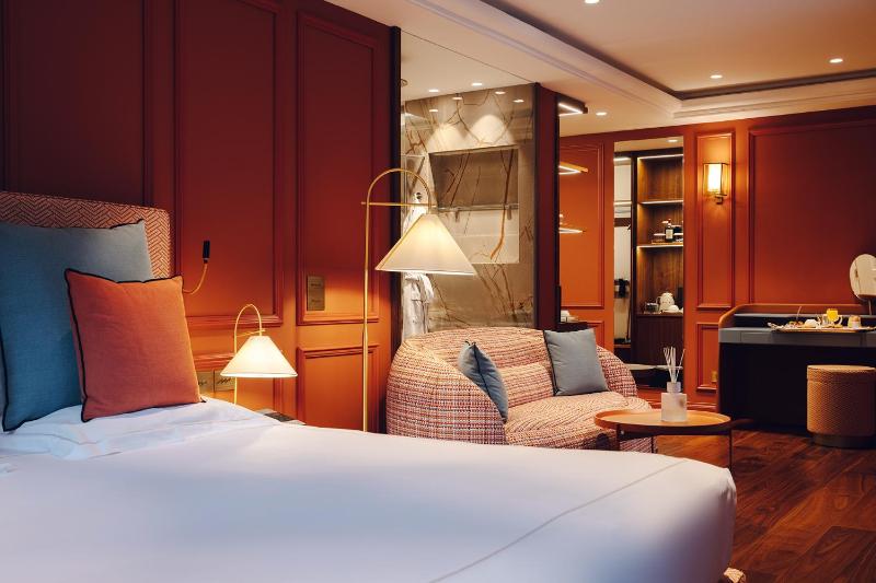 Junior Suite (2 Adults) image 3