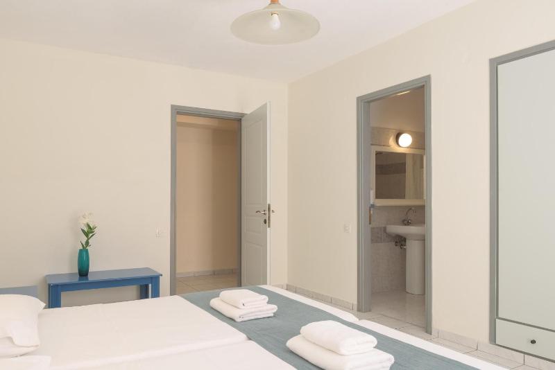 Central Hersonissos Hotel - image 4