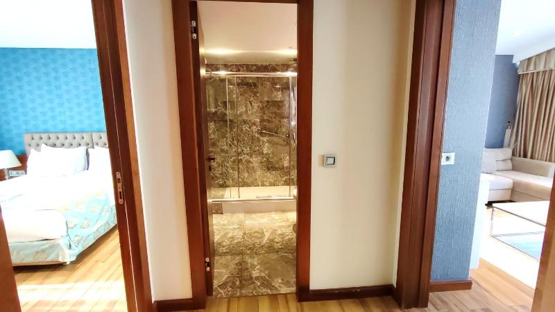 King Room with Sea View image 2