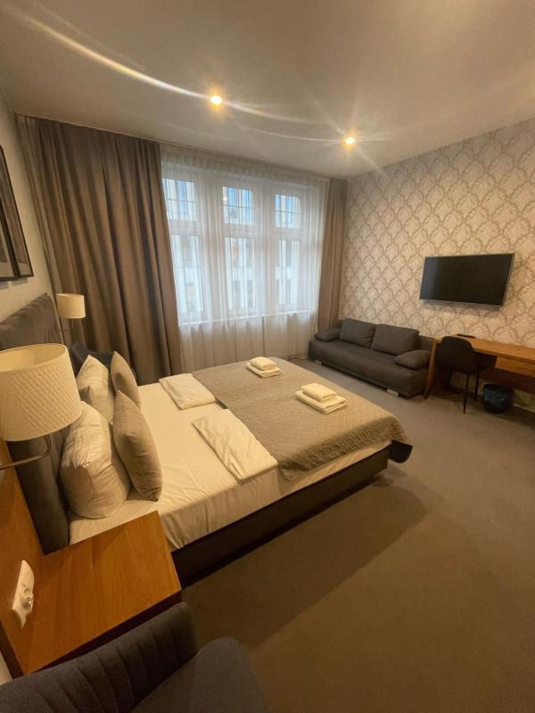 Double Room with Extra Bed image 4