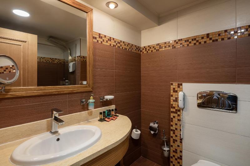 Double Room with Garden View image 1