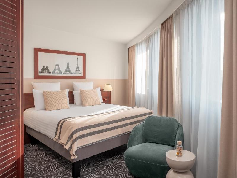 Privilege Double Room with View image 3