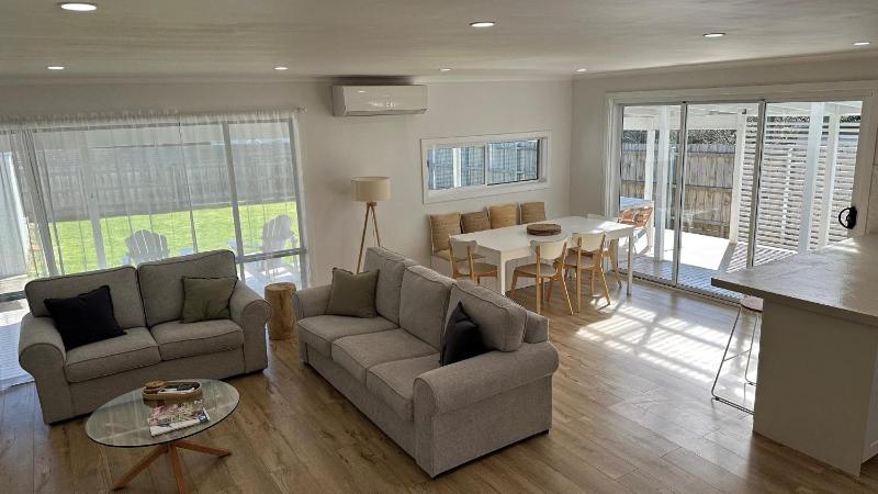 Castaway Cowes beach house - image 3
