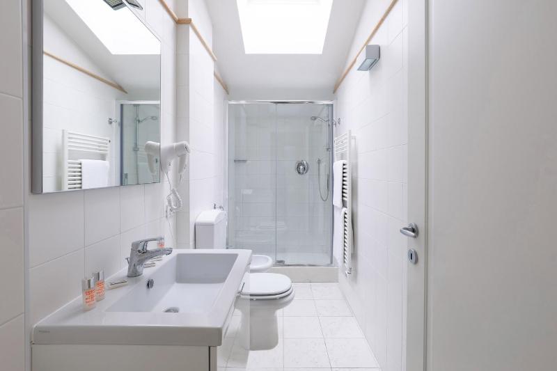 One-Bedroom Apartment image 1