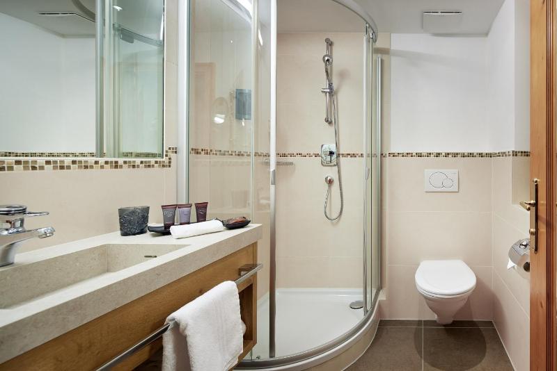 Single Room North image 3