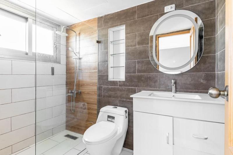 Luxurious 2BDR with Ocean View - image 12