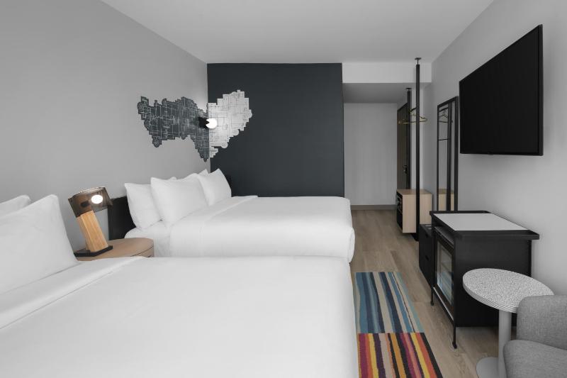 Queen Room with Two Queen Beds image 1