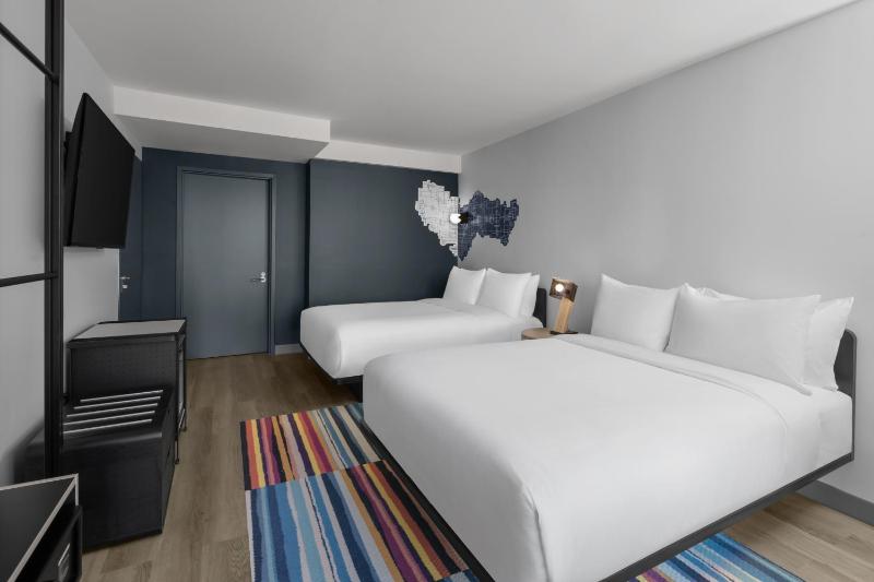 Aloft by Marriott New York Chelsea - image 7