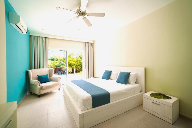 Luxury Villa Iberosta Del Mar - 4BDR Private Beach Pool & Jacuzzi - image 2