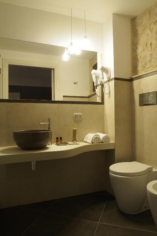 Superior Double Room image 3