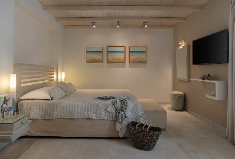 Double or Twin Room image 3