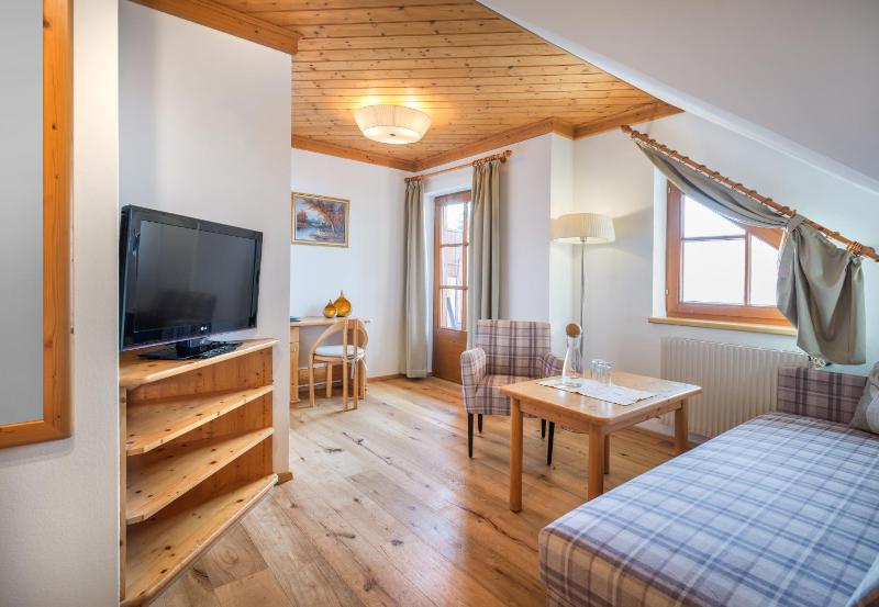 Junior Suite with Balcony image 1