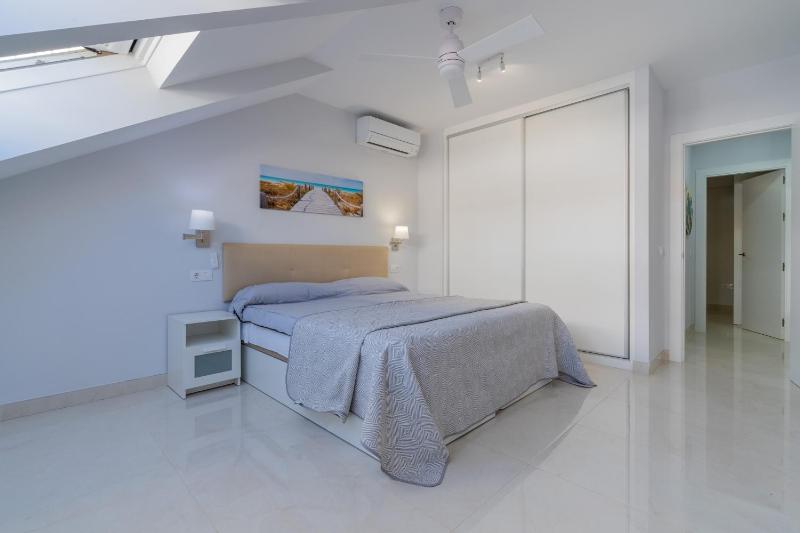 Apartamentos Castillo by Sur Suites - image 47