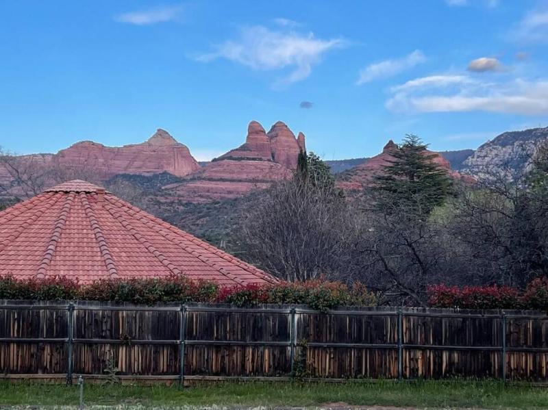 Quaint 1 bedroom Unit with Hottub in Uptown Sedona - image 8