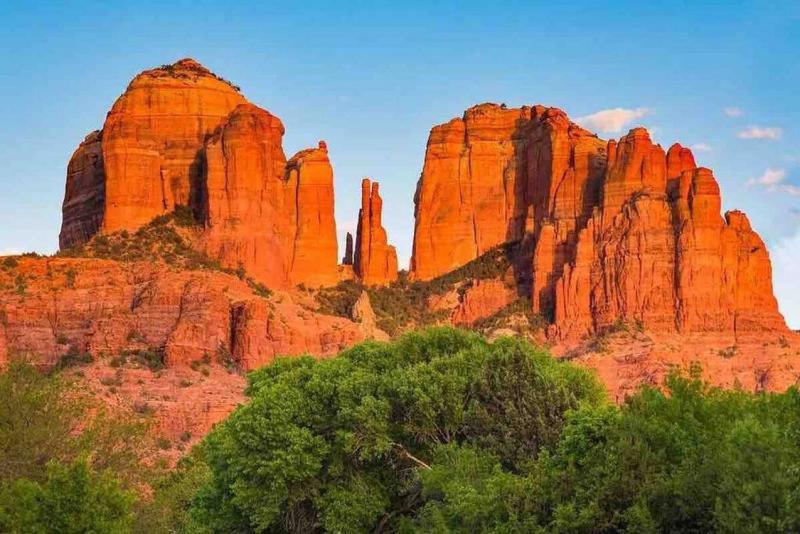 Uptown Sedona Retreat wit Views and Hot Tub - image 3