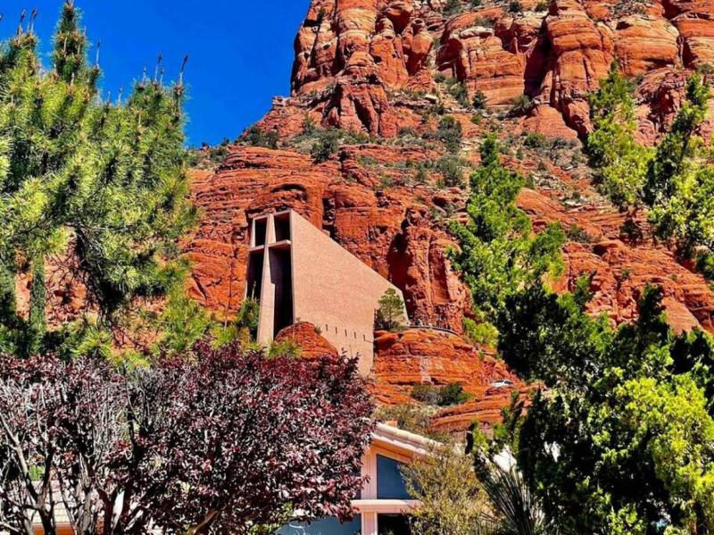 Guest Suite With Up Close Chapel and Red Rock Views - image 40