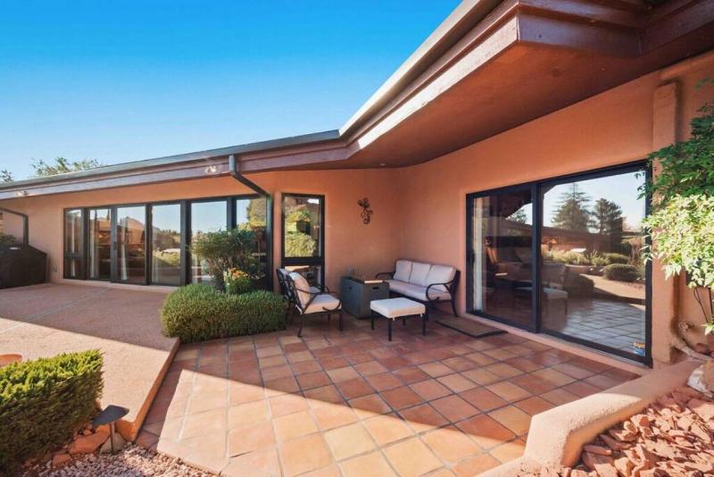 Chapel Vista Main House Red Rock Views and Hot Tub - image 20