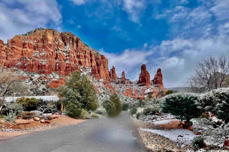 Guest Suite With Up Close Chapel and Red Rock Views - image 17