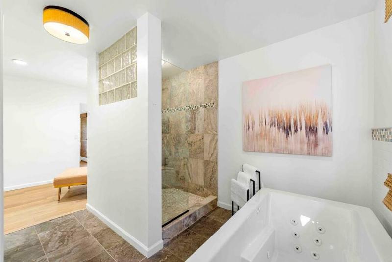 Upscale Uptown retreat home with HotTub and Views - image 27