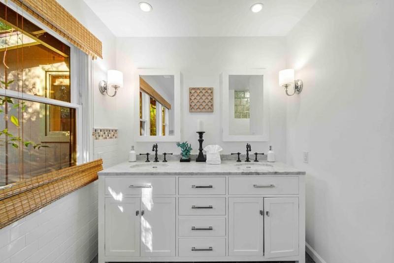 Upscale Uptown retreat home with HotTub and Views - image 35