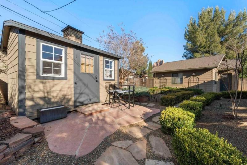 Upscale Uptown retreat home with HotTub and Views - image 39