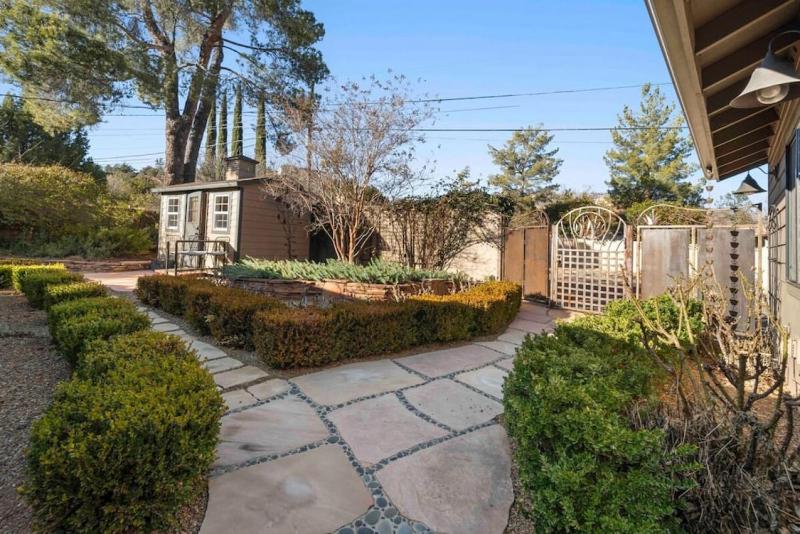 Upscale Uptown retreat home with HotTub and Views - image 9