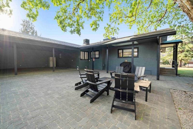 Heart of Uptown retreat estate with views and hot tubs - image 30