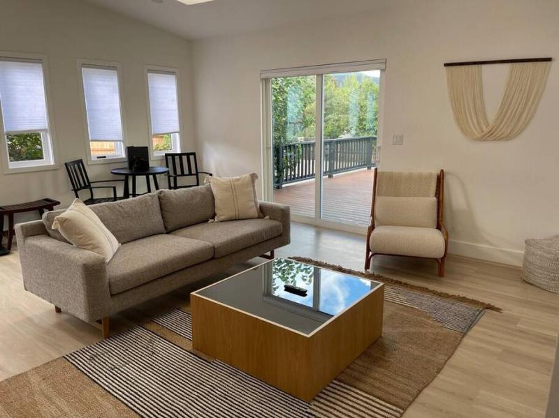 Uptown Vacation Villa at The OZ with Hot tub and Views - image 7
