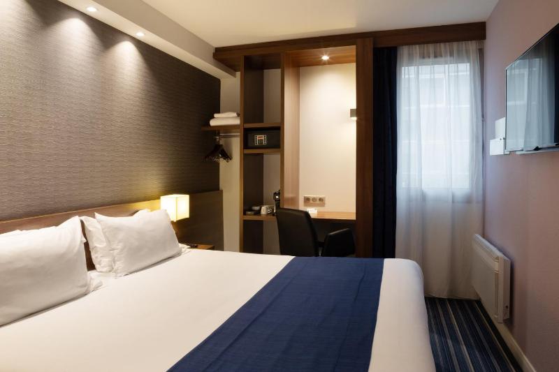Standard Room image 2