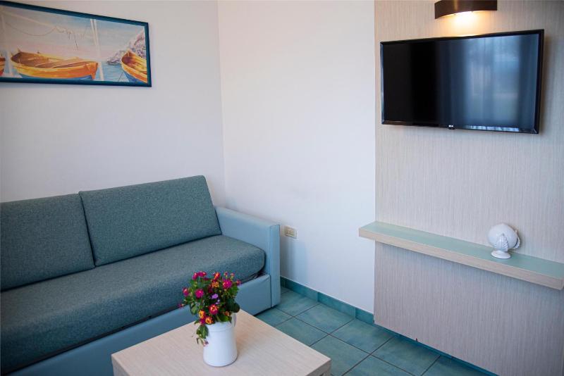 Triple Suite image 1