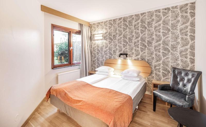 Standard Queen Room image 1