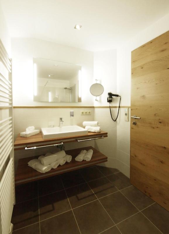 One-Bedroom Apartment with Balcony - Top 2 image 1