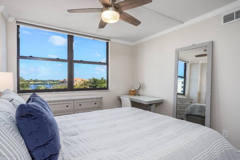 Harbor Towers 4th Fl Pool & Bay Views End Unit - image 35