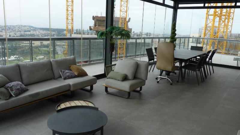 JTower Royal Suites - The Penthouse - Alefimmoed - image 6