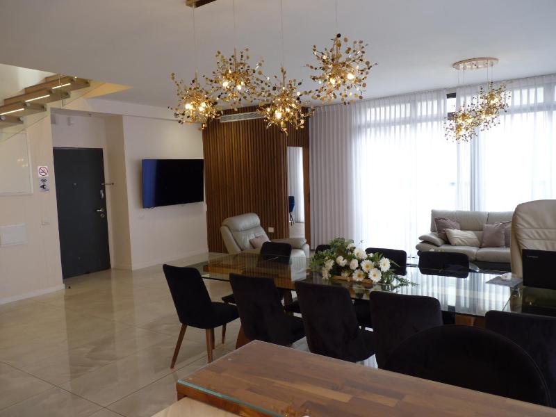 JTower Royal Suites - The Penthouse - Alefimmoed - image 14