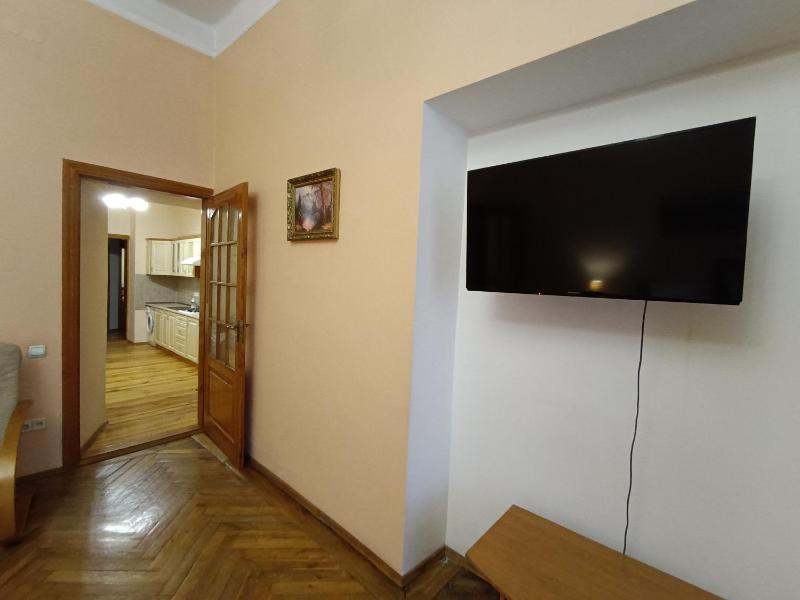Apartment in Maria Zankovetska theatre - image 14