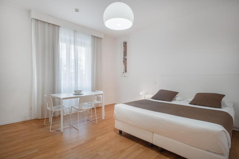 Double or Twin Room image 3