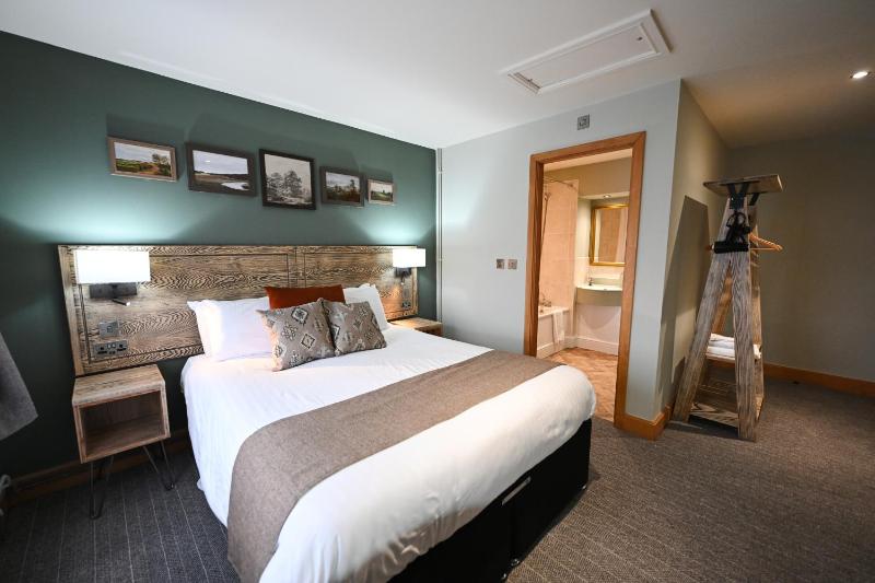 Standard Double Room image 3