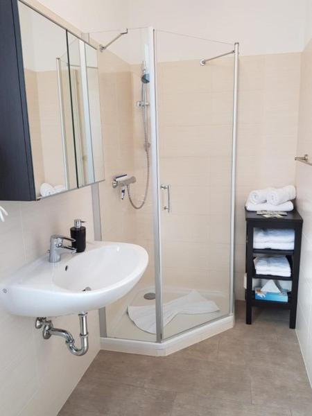 One-Bedroom Apartment (up to 6 Adults) image 4